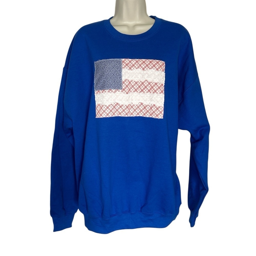 Gildan Blue Crewneck Sweatshirt with Flag Design